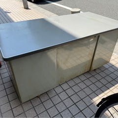 オフィス机の画像