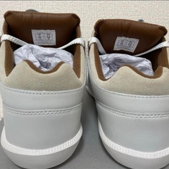【送料無料】入手困難‼️新品　 にゅ　スニーカー 26 バンクシー コラボ 限定 ユニセックスの画像