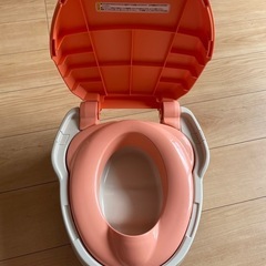 Combi おまる フタ付きの画像