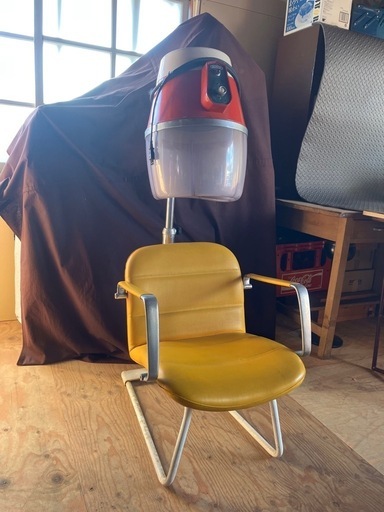 昭和レトロ　パーマ屋さん椅子