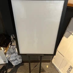 パーテーション、LED看板、キーボード台の画像