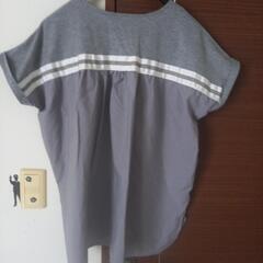 後ろ切り替えTシャツの画像