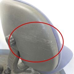 △ オフィスチェア 事務イス 2脚セット キャスター付き 汚れ背もたれの後ろ傷あり 一部破損あり 現状渡しの画像