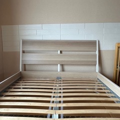 IKEA ダブルベッドフレームのみの画像