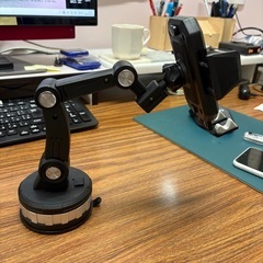 新品未使用品　車用　スマホホルダーの画像