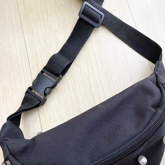 ミニウエストバッグ 女児にも 黒の画像
