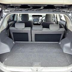 黒のピッカピカのプリウス‪α‬！車検も長く即乗り！広々室内に充実装備で大満足！の画像