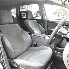 黒のピッカピカのプリウス‪α‬！車検も長く即乗り！広々室内に充実装備で大満足！の画像
