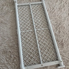 【格安出品・美品】ニトリ メッシュワイドつっぱり棚 使用期間2年以下の画像