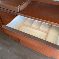　無料です！食器棚の画像