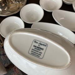 白い食器17点とティーセットまとめての画像