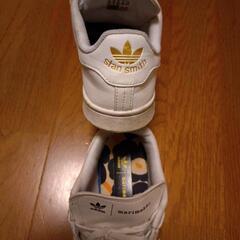 adidas atan smith marimekkoの画像