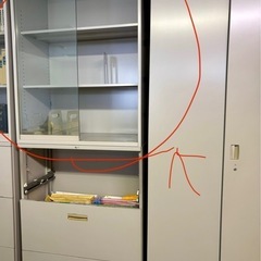スチール書庫（内田洋行）の画像