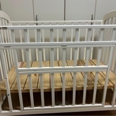 ベビーベッドの画像