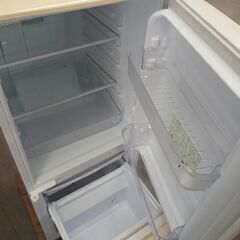 冷凍冷蔵庫　SHARP SJ-14W  2012年製　高さ113、  4990円の画像