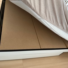 セミダブルベッド　マットレス付き　二口コンセント有の画像