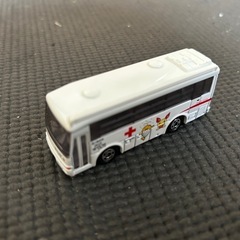 【新品】献血バス　トミカの画像