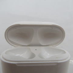 Apple AirPods (エアポッズ) ジャンク品 AirPods 第1世代 ワイヤレスイヤホン MMEF2J/A ジャンク 【コンプオフ金沢野々市店】の画像