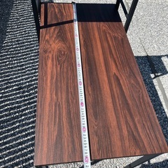ラック付きテーブル　机　の画像