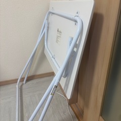 折りたたみ式テーブル白の画像