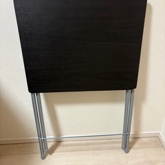折りたたみテーブルの画像