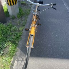 自転車　No.397　オレンジ　シティサイクル　27インチ　※前後振れあり 【リサイクルショップどりーむ荒田店】の画像