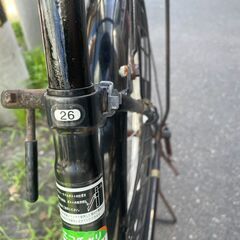 自転車　No.398　シティサイクル　ママチャリ　ブラック　26インチ　LEDライト　※チェーンカバー破損個所あり　【リサイクルショップどりーむ荒田店】の画像