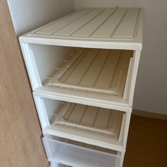 ボックス（衣装ケース）の画像