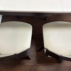 伸縮テーブル、椅子4脚セットの画像