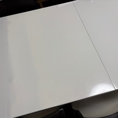 伸縮テーブル、椅子4脚セットの画像