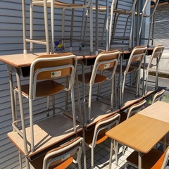 早い者勝ち！　学校の机&イス　1セット ¥2,500の画像