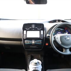 乗出し価格!! 車検2年付 リーフ 28年式 6.2万km 修復歴無し １０セグ スマートキー 電気自動車 禁煙車 ナビ 諸費用コミコミ!の画像