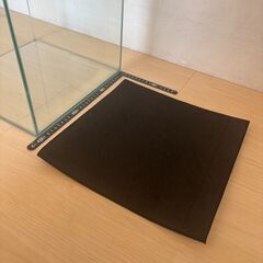 アクアリウム用品（水槽２点、、水槽台１点ほか）の画像
