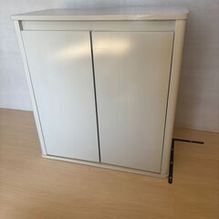 アクアリウム用品（水槽２点、、水槽台１点ほか）の画像
