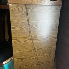昭和レトロなガラス棚の画像