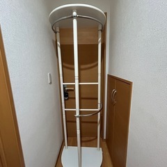 ハンガーラックの画像