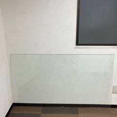 【直接取りに来ていただける方限定】ガラスの天板（テーブル用）の画像