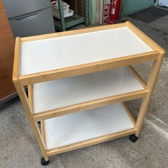 ３段木製ワゴン　キャスター付き　の画像