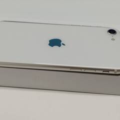 【SIMフリー】iPhone SE 第3世代/128GB/A2782〈MMYG3J/A〉の画像