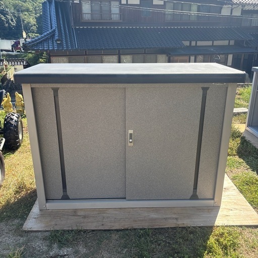 倉庫　収納庫　小型物置　屋外物置