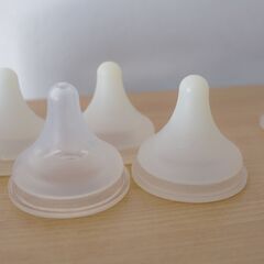 ピジョン 母乳実感 哺乳瓶用乳首 SSサイズ4個 Sサイズ2個セットの画像