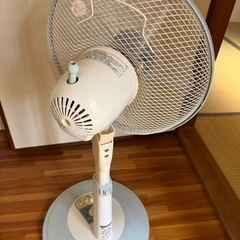 【8／1に処分します】『1人暮らしセット』扇風機、掃除機、冷蔵庫の画像
