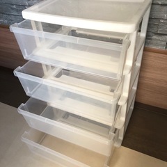 期間限定値下げ中【4段ワイド型】クリアケース 足コマ付き クリアボックス 衣装ケース 収納ケース  収納ボックス
の画像