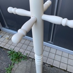 木製ポールハンガーの画像