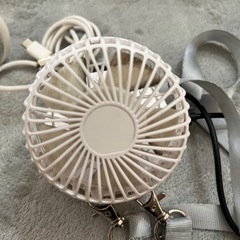 首掛け扇風機　ハンディファンの画像