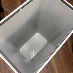 ゴミ箱の画像