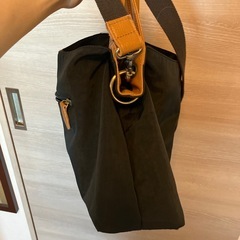 軽いナイロン製のバッグの画像