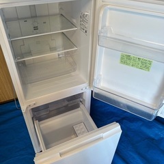 取引中）シャープのノンフロン冷凍冷蔵庫SJ-D15G-Wの画像