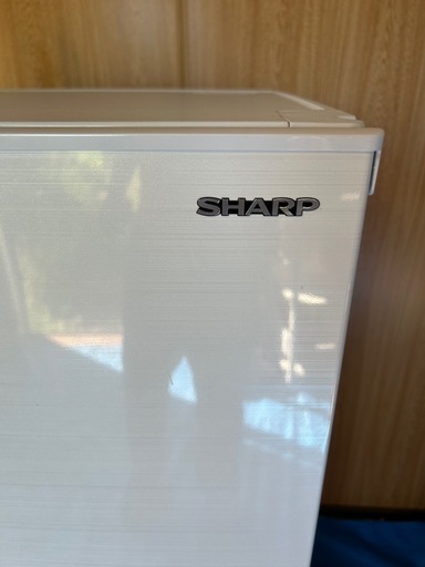 取引中）シャープのノンフロン冷凍冷蔵庫SJ-D15G-W