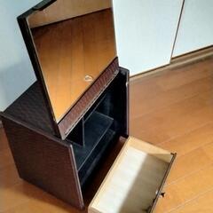 アンティーク! 昭和レトロ、 鎌倉彫のドレッサーの画像